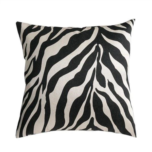 Bantal Lempar Animal Print